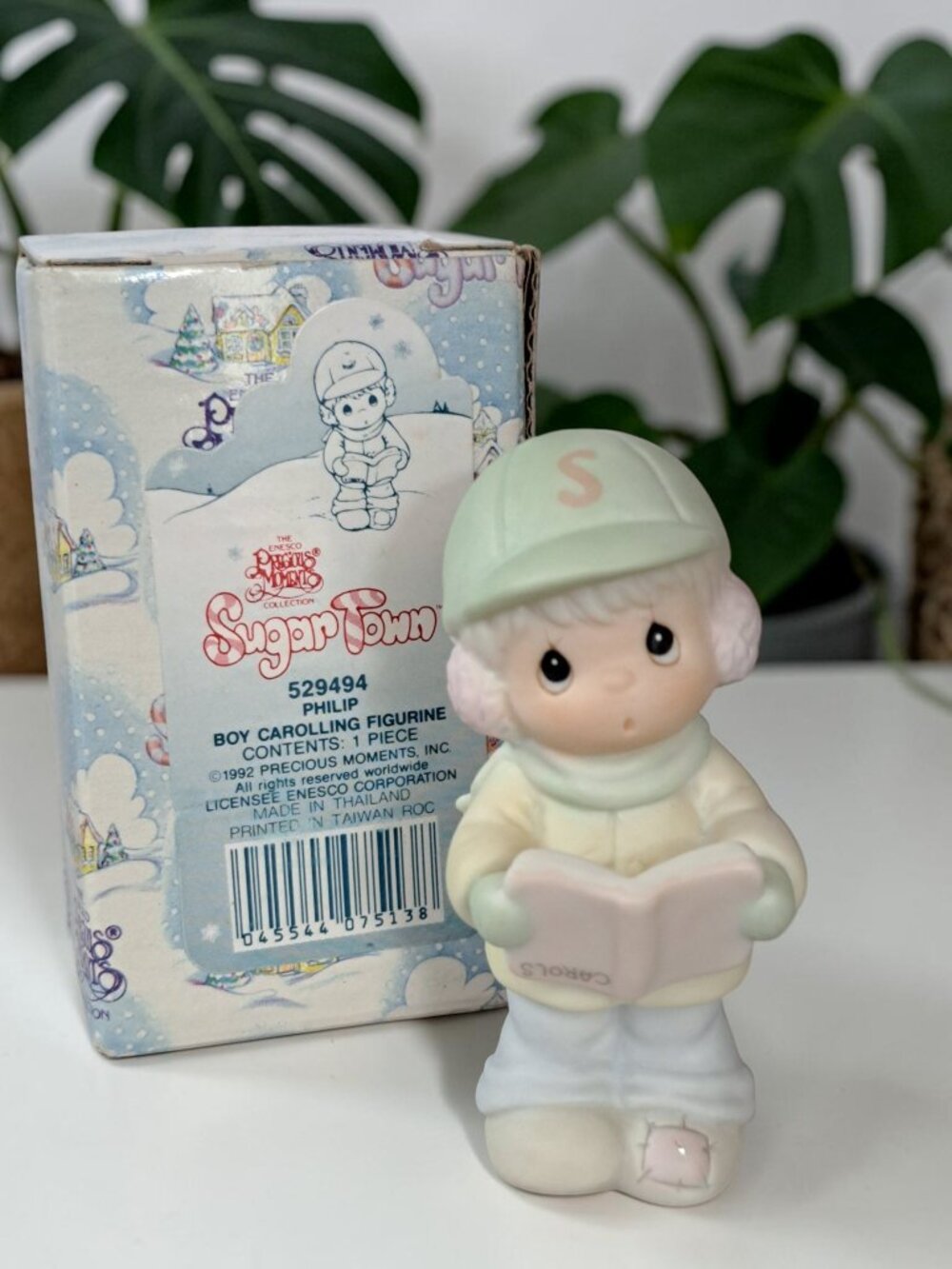 Enesco Precious Moments Sugar Town Philip Boy Carolling w/ Box #529494